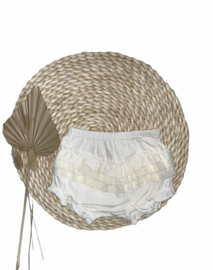 Mooie uitgewerkte ruffle bloomer in het creme.