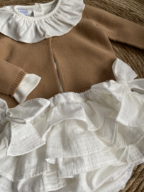 Prachtige luxe bloomer met 2 strikken in het off-white.