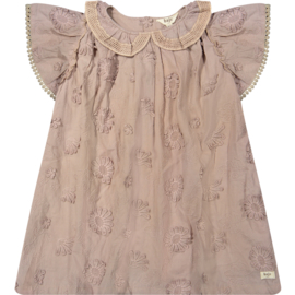 Prachtige Baje jurk met korte mouw in de kleur Rose Mauve.