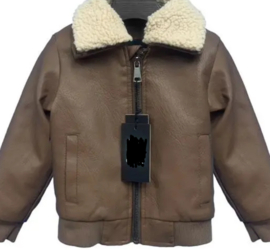 Stoere leather look piloten jas met bont .