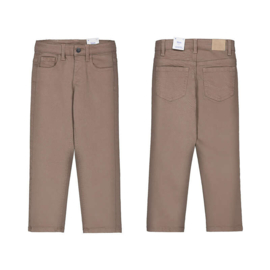 Fijne basis broek slim fit van Mayoral in de kleur truffle.
