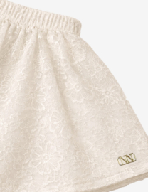 Mooi uitgewerkt kanten rokje van NIK & NIK.