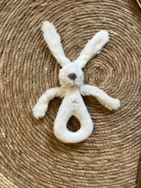 Offwhite Rabbit Richie rammelaar 18 cm