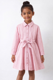 Klassieke katoenen jurk in het roze/wit gestreept.