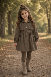 Prachtige gevoerde mantel dress in het bruin .