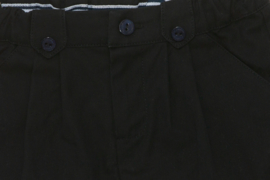 Mooie klassieke korte broek van Patachou in het donkerblauw.