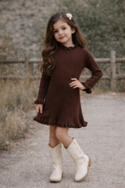 Heerlijk fijn gebreid jurkje met stretch in het bruin .