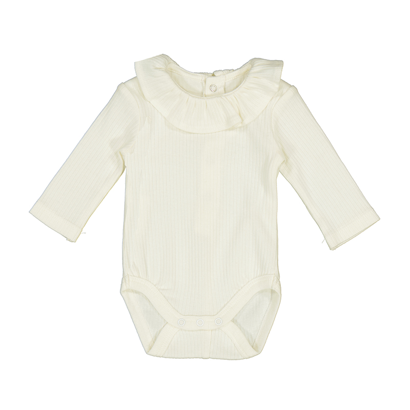 Mooie offwhite romper van Mayoral met een prachtige kraag.
