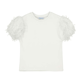 Mooi uitgewerkt tule shirtje van Mayoral in het offwhite.