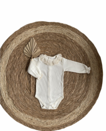 Prachtige zachte romper van Valentina Bebes in het creme.