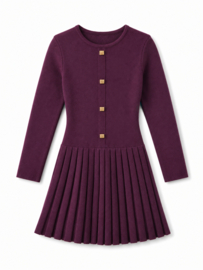 Mooi gebreid jurkje in het aubergine .