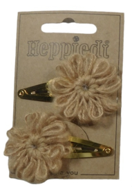 Klik klak 5 cm. goud met bloem wol zandkleur.