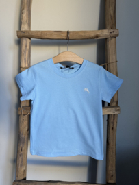 Stoer lichtblauw shirtje met een mooi logo.
