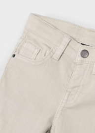 Mooie beige broek slim fit model van Mayoral.