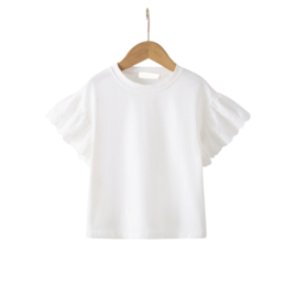 Mooi uitgewerkt shirtje in het offwhite .