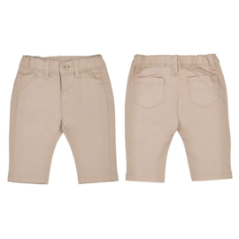 Fijn basis broekje van Mayoral in het zandkleur.