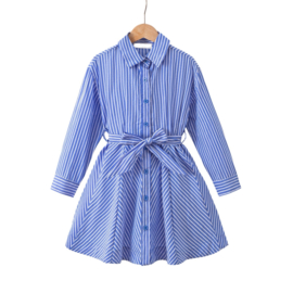 Klassieke katoenen jurk in het blauw/wit.