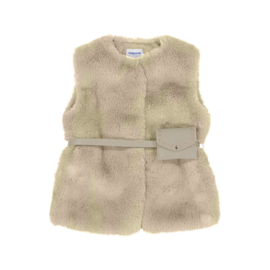 Heerlijke teddy gilet van Mayoral in het zandkleur.
