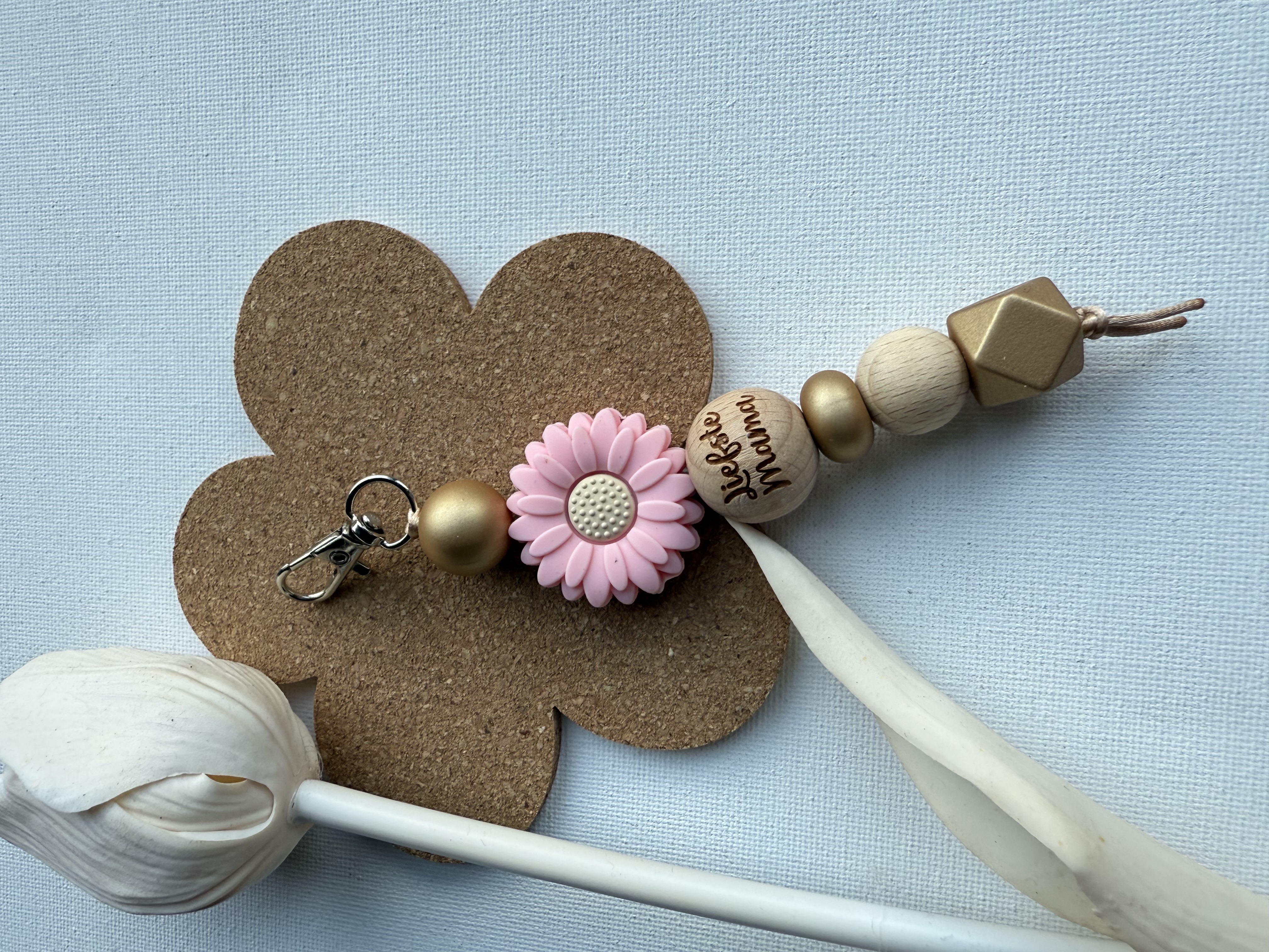 Sleutelhanger Liefste Mama roze met goud.