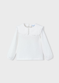 Mooi uitgewerkt truitje van Mayoral in het offwhite.