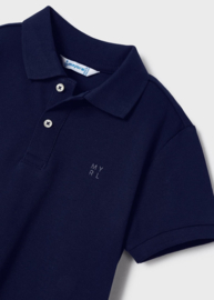 Fijne polo van het merk Mayoral in het donkerblauw.