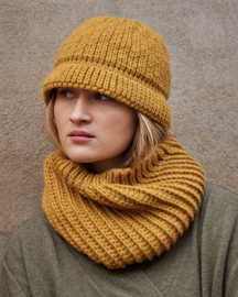 Nekwarmer gebreid oker