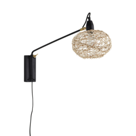 Madam Stoltz wandlamp met rattan kap