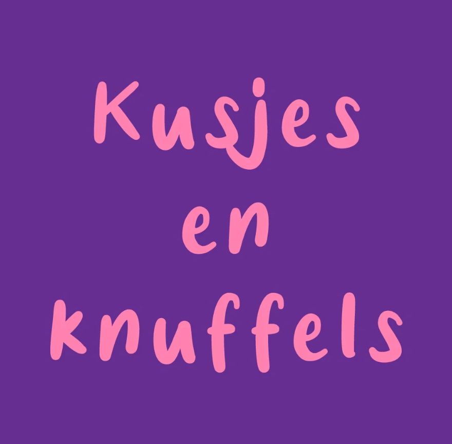Tegeltje paars "kusjes en knuffels"