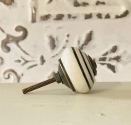 Knop Q05 zwarte strepen