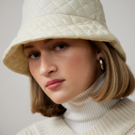 Bucket hat gewatteerd offwhite