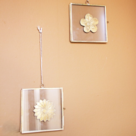 Fotolijstje hangend brass bloem