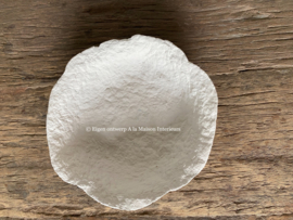 Papier-maché schaaltje, eigen label, kalk wit