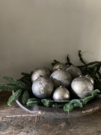 Sobere stoere kerstbal, maat S