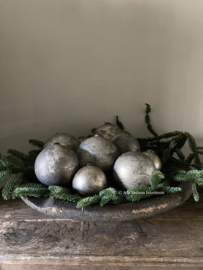 Sobere stoere kerstbal, maat M