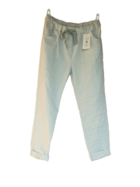 Stretch broek  in de kleur wit grijs of roze.