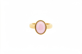 Qoss ring Door  Goudkleur Maat 17