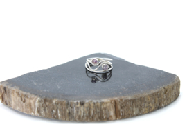 Ring met twee Amethist steentjes