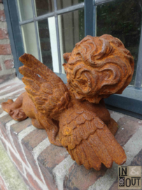 Engel met vogeltje | Liggend | Gietijzer |