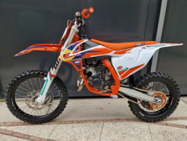 KTM SX 85 GROTE WIELEN 19/16 FACTORY EDITION BOUWJAAR 2023 TOPCONDITIE EN ZEER NETTE STAAT .