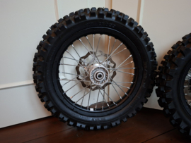 KTM SX 65 / HUSQVARNA TC 65 / GASGAS MC 65 COMPLETE SET WIELEN MET DIKKE MITAS BANDEN EN BIBMOUSSE 2016-2026 14/12 INCH GEBRUIKT