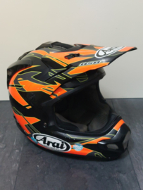 ARAI VX PRO 4 DAZZLE HELM S 56 CM ZWART / ORANJE GEBRUIKT