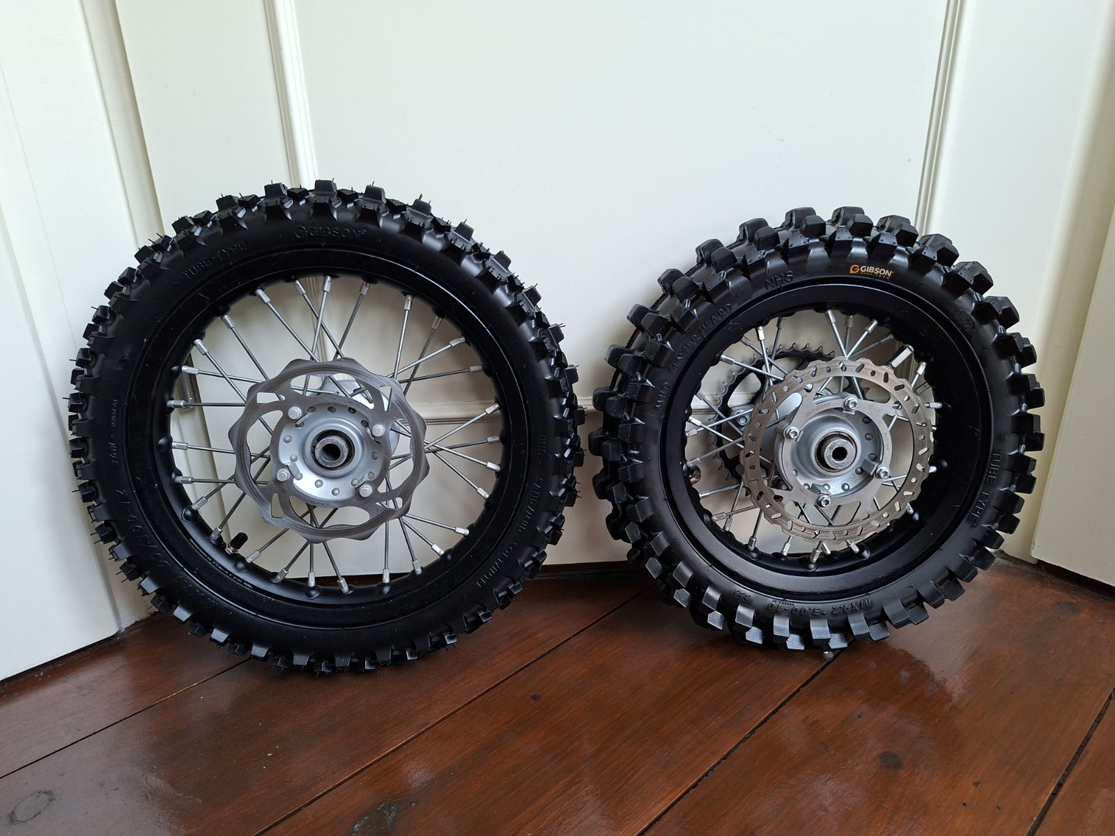 KTM SX 50 / HUSQVARNA TC 50 / GASGAS MC 50 COMPLETE ORIGINELE WIELSET 12 / 10  VERKOCHT