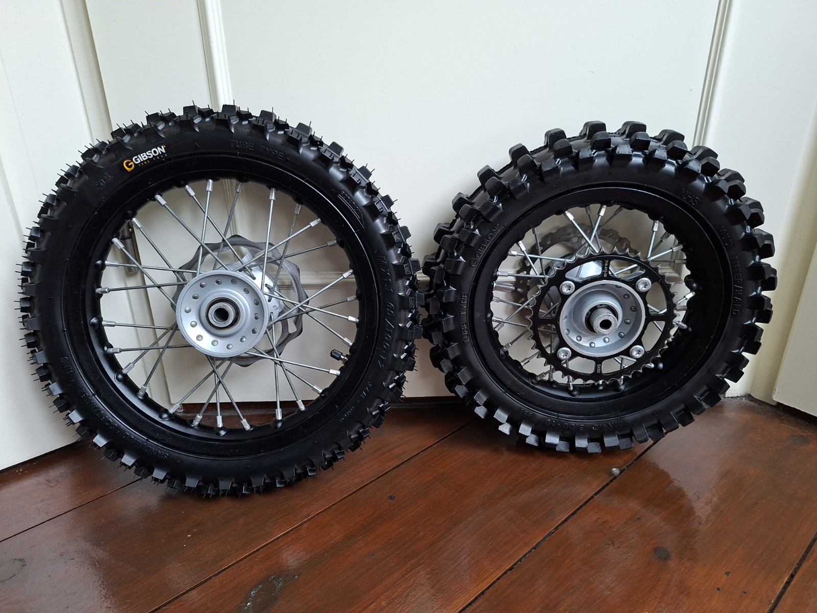 KTM SX 50 / HUSQVARNA TC 50 / GASGAS MC 50 COMPLETE ORIGINELE WIELSET 12 / 10  VERKOCHT