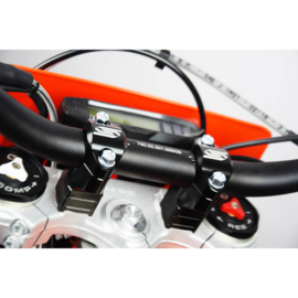 SCAR P65 ZWARTE STUURKLEMMEN 28MM  KTM / HUSQVARNA / GASGAS