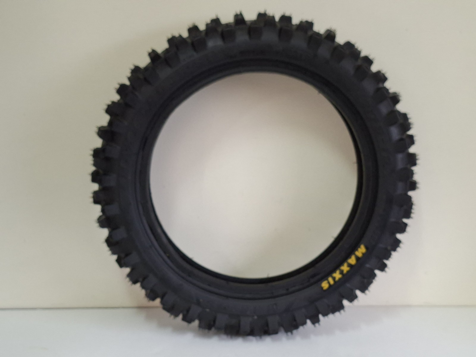 KTM SX 50/ HUSQVARNA TC 50 / GASGAS MC 50 MAXXIS MAXCROSS SI  2.75-10  ACHTERBAND NIEUW DEMO