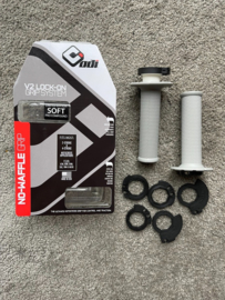KTM / HUSQVARNA / GASGAS ODI V2 LOCK ON NO-WAFFLE  HANDVAT SET GRIJS