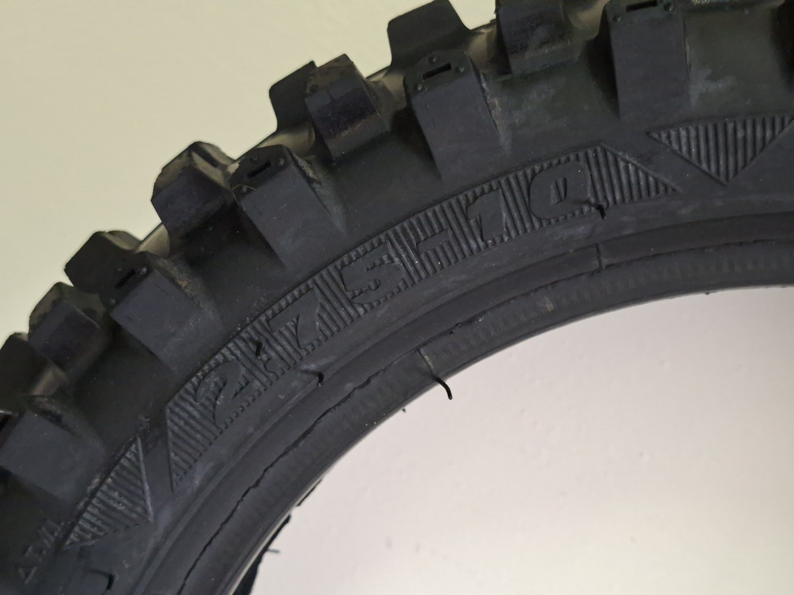 KTM SX 50/ HUSQVARNA TC 50 / GASGAS MC 50 MAXXIS MAXCROSS SI  2.75-10  ACHTERBAND GEBRUIKT