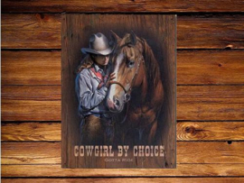 Cowgirl by choice Metalen wandbord 31,5 x 40,5 cm.