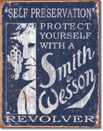 Smith & Wesson Revolver Self Preservation​. Metalen wandbord 31,5 x 40,5 cm.