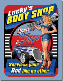 Lucky's Body Shop. Metalen wandbord 31,5 x 40,5 cm.